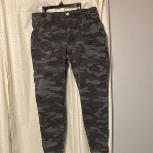 Womens camo pants